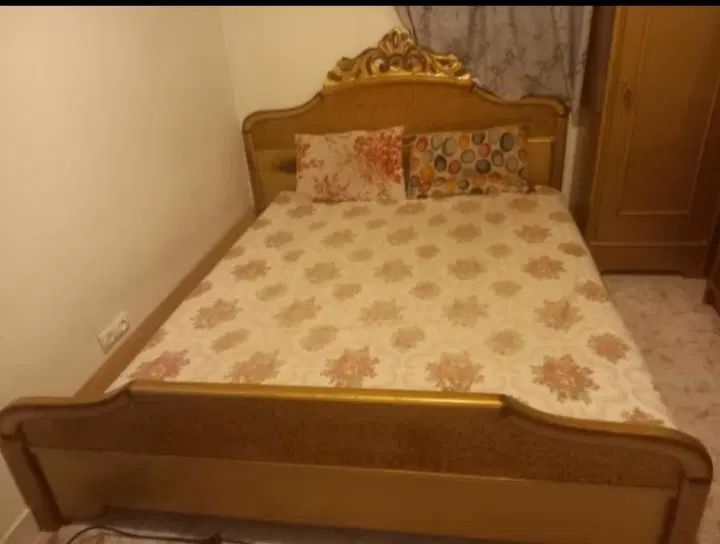 تخت خواب دو نفره همراه دراور چهار کشویی تمیز|تخت و سرویس خواب|کرج, حصارک بالا|دیوار