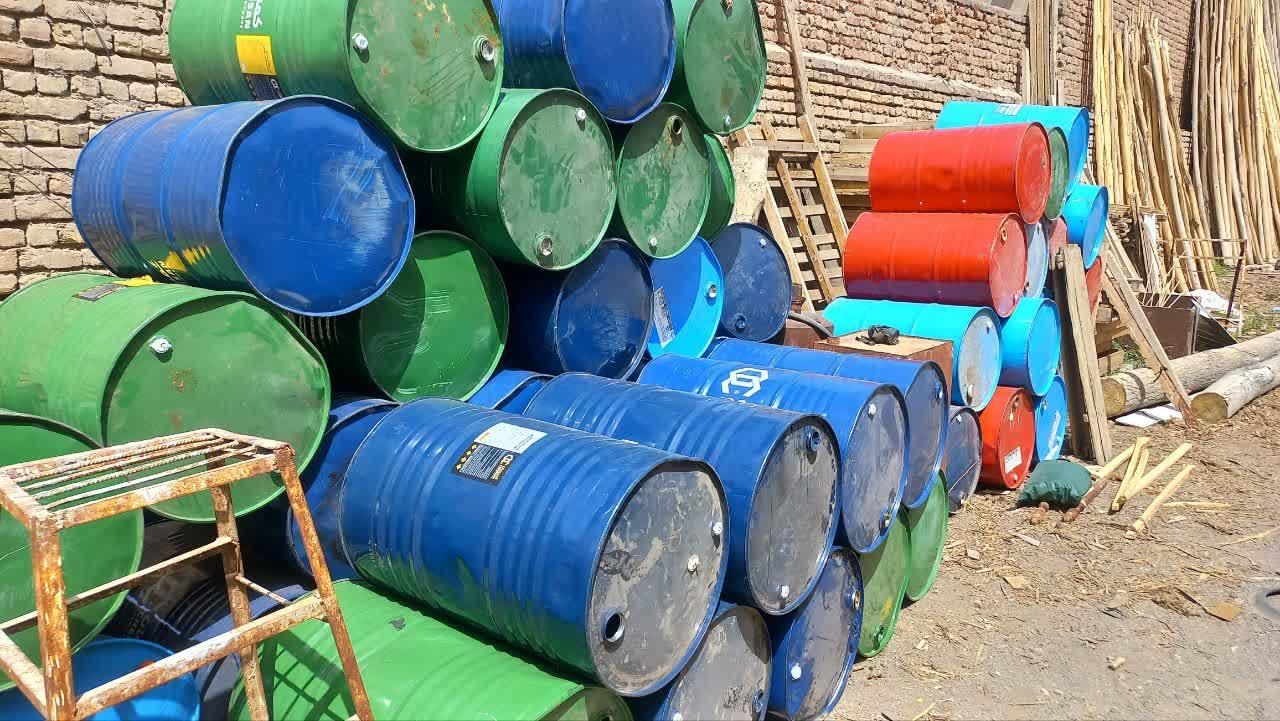 پخش عمده تخته بنایی و بشکه و انواع چوب های ابعادی|عمدهفروشی|قم, زاویه|دیوار