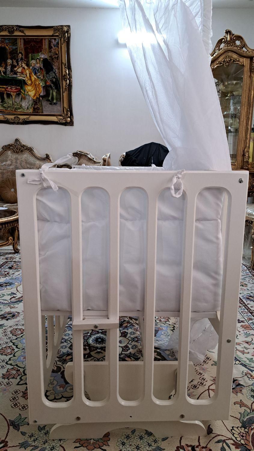 تخت کنار مادر گهواره دار|تخت و سرویس خواب|سراب, |دیوار