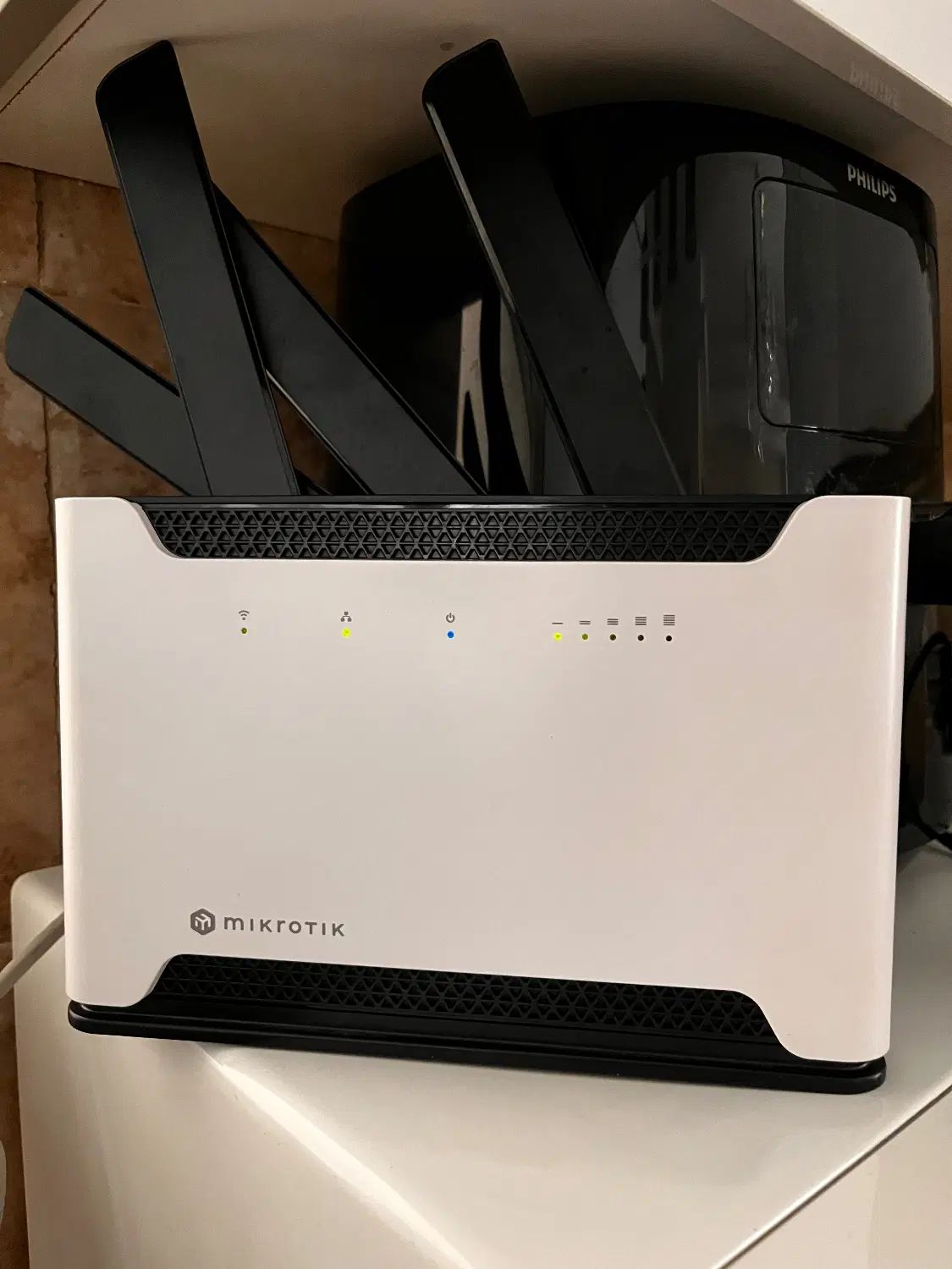 زوار سیم کارت خور میکروتیک chateau 5g ax|مودم و تجهیزات شبکه|تهران, فردوس|دیوار