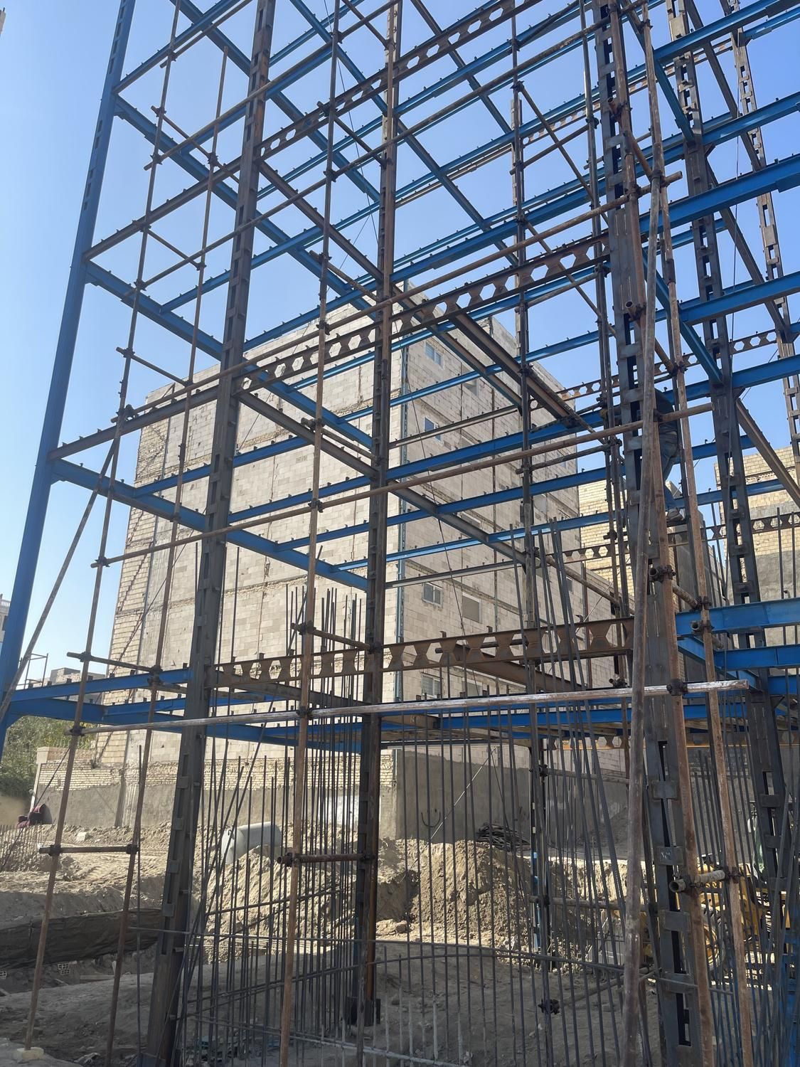 نصب داربست فلزی سعدی بلوار توس و کل شهر|خدمات پیشه و مهارت|مشهد, توس (بلوار توس)|دیوار