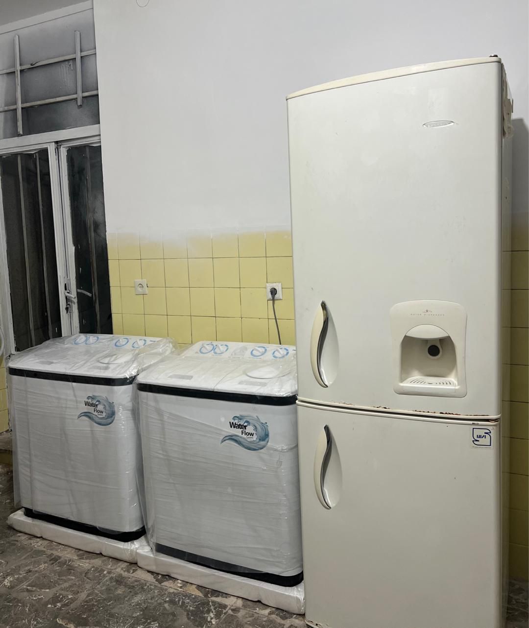 خوابگاه دخترانه ایراندخت جنب مترو ستاد|اجارهٔ کوتاه‌مدت آپارتمان و سوئیت|شیراز, زند|دیوار