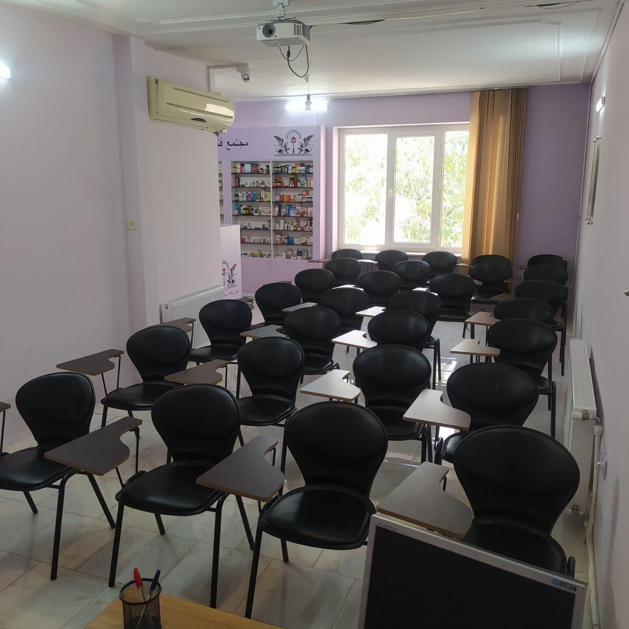 کار در داروخانه (نسخه خوانی و نسخه پیچی)|خدمات آموزشی|چناران, |دیوار