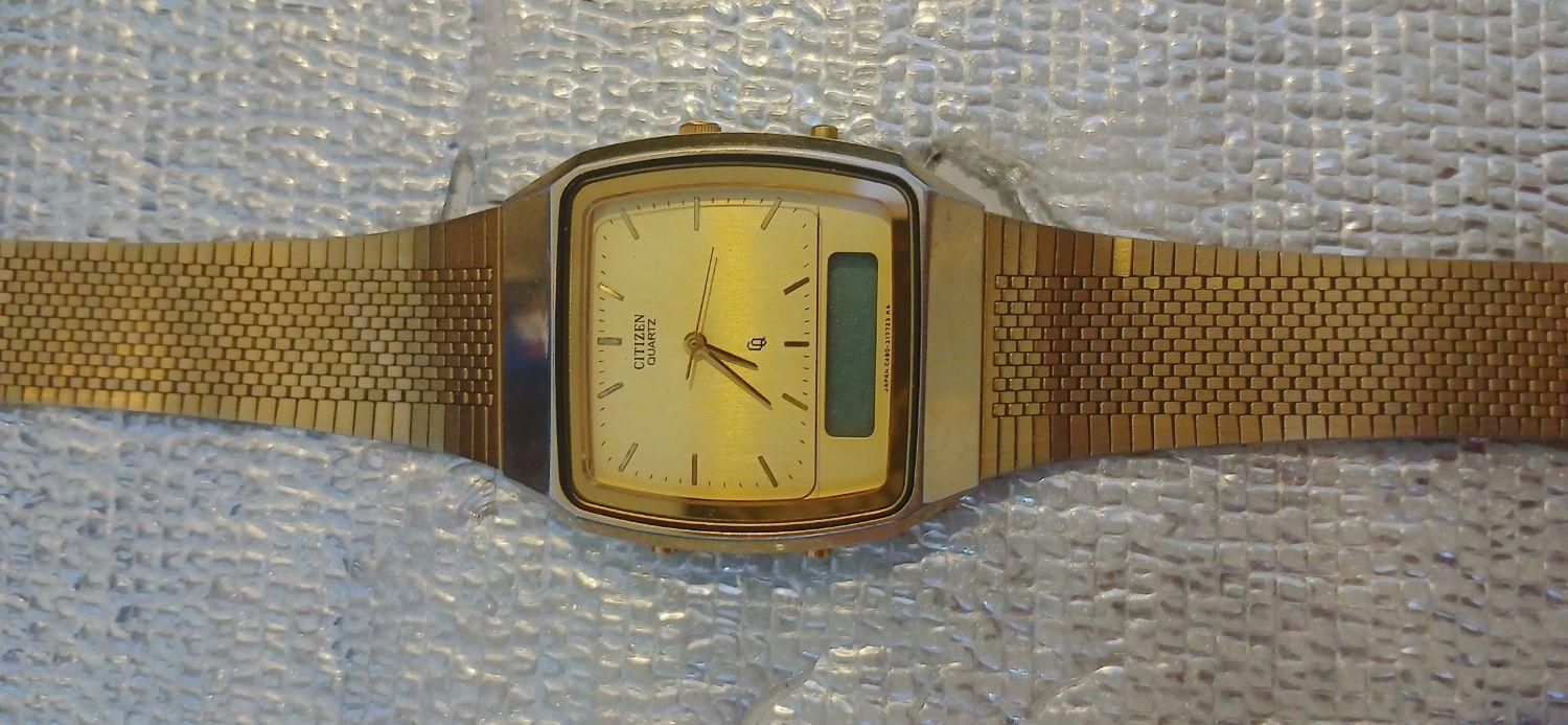 ساعت سیتیزن|ساعت|پردیس, فاز ۱|دیوار