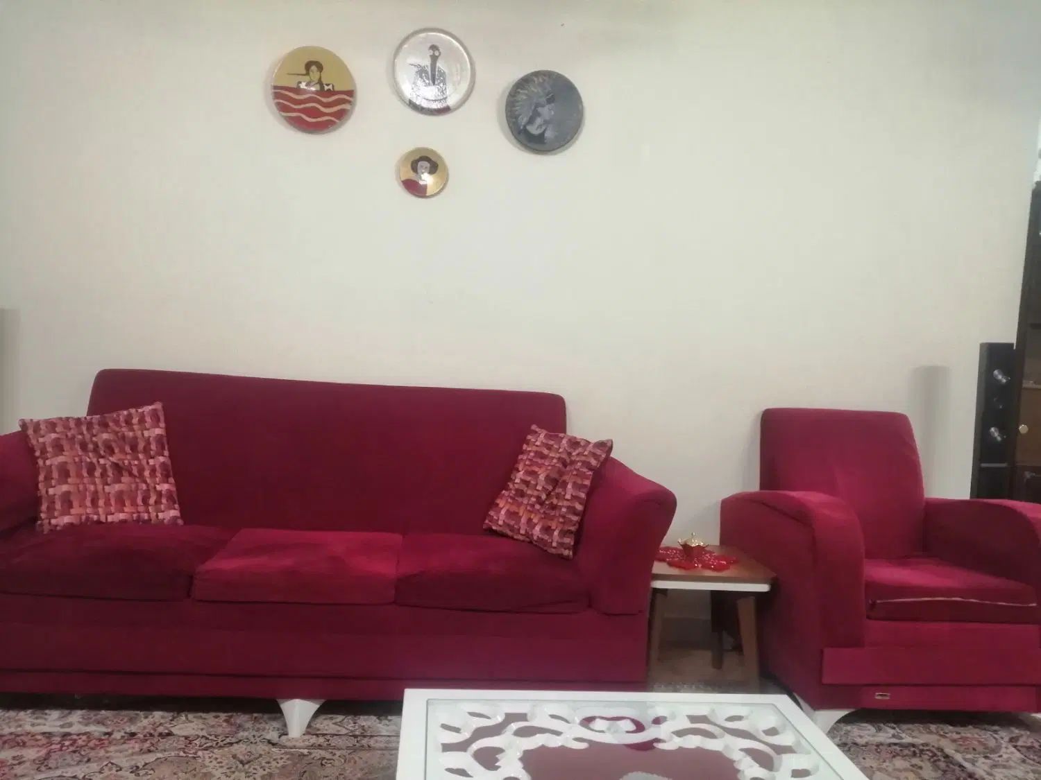مبل زرشکی سفید|مبلمان خانگی و میز عسلی|تهران, آهنگ|دیوار