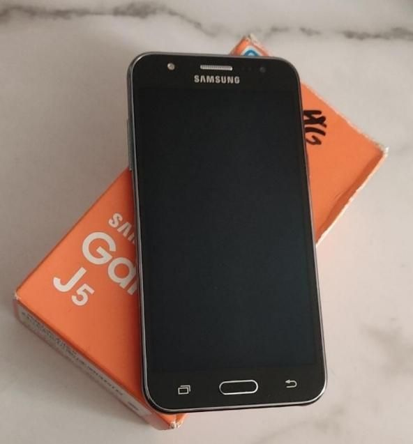 سامسونگ Galaxy J5 با حافظهٔ ۱۶ گیگ بدون تعمیر4G|موبایل|مشهد, موعود|دیوار