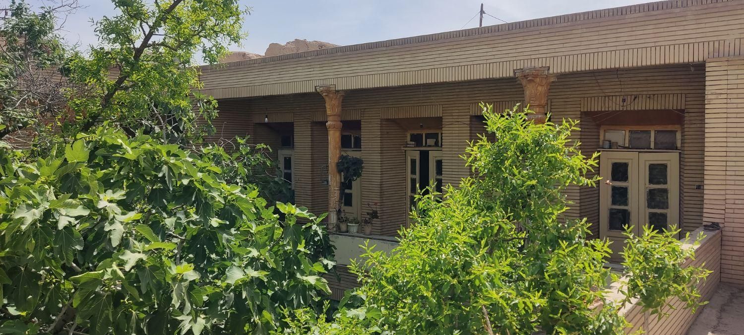 فروش خانه ویلایی سرسبز 387 متری در ابن سینا|فروش خانه و ویلا|اصفهان, شهشهان|دیوار