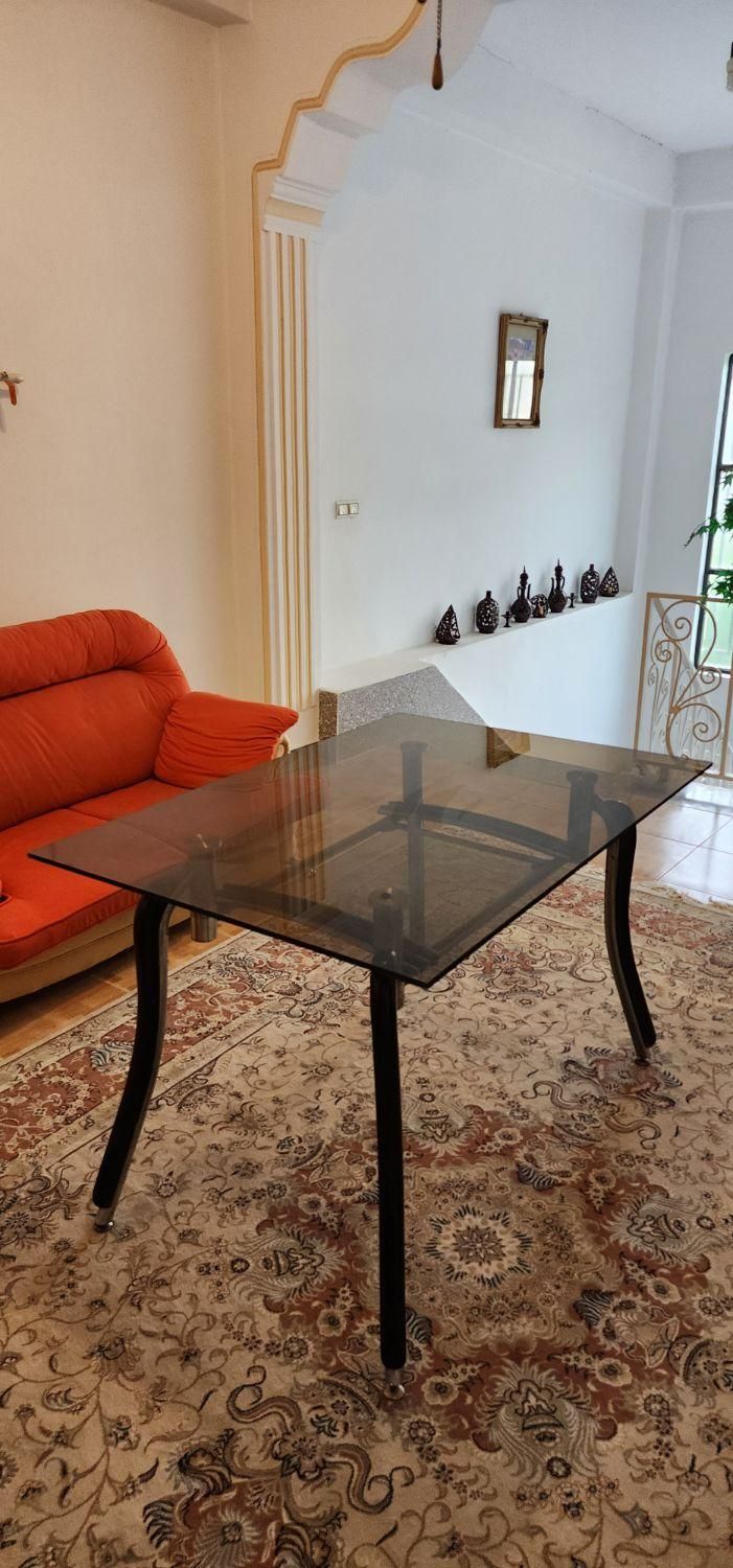 میز نهارخوری شیشه ای تک، پایه ها ترکیب چوب و فلز|میز و صندلی غذاخوری|نوشهر, |دیوار