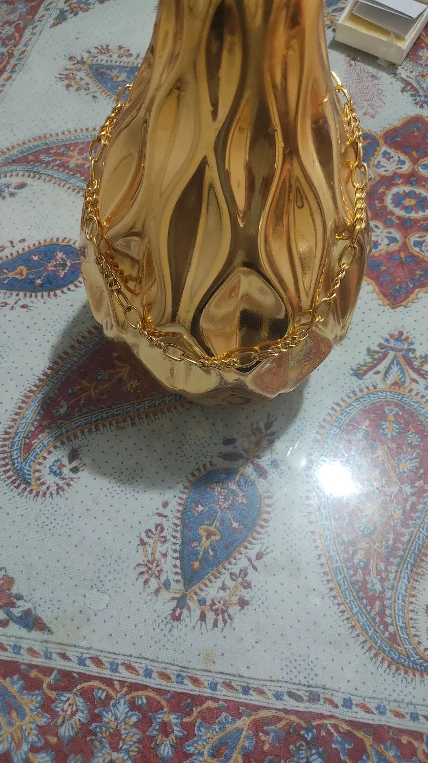 زنجیر طلای نو|جواهرات|اصفهان, باغ نگاره|دیوار
