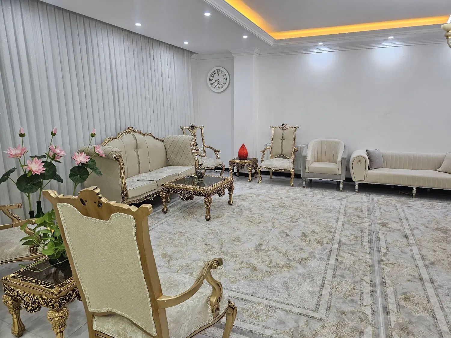 مبلمان سلطنتی با جلو مبلی|مبلمان خانگی و میز عسلی|قدس, شهرقدس|دیوار