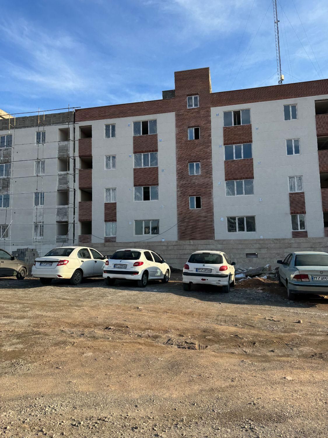 آپارتمان پرند مترو معاوضه وام دار تهران نوساز|فروش آپارتمان|پرند, فاز ۷|دیوار