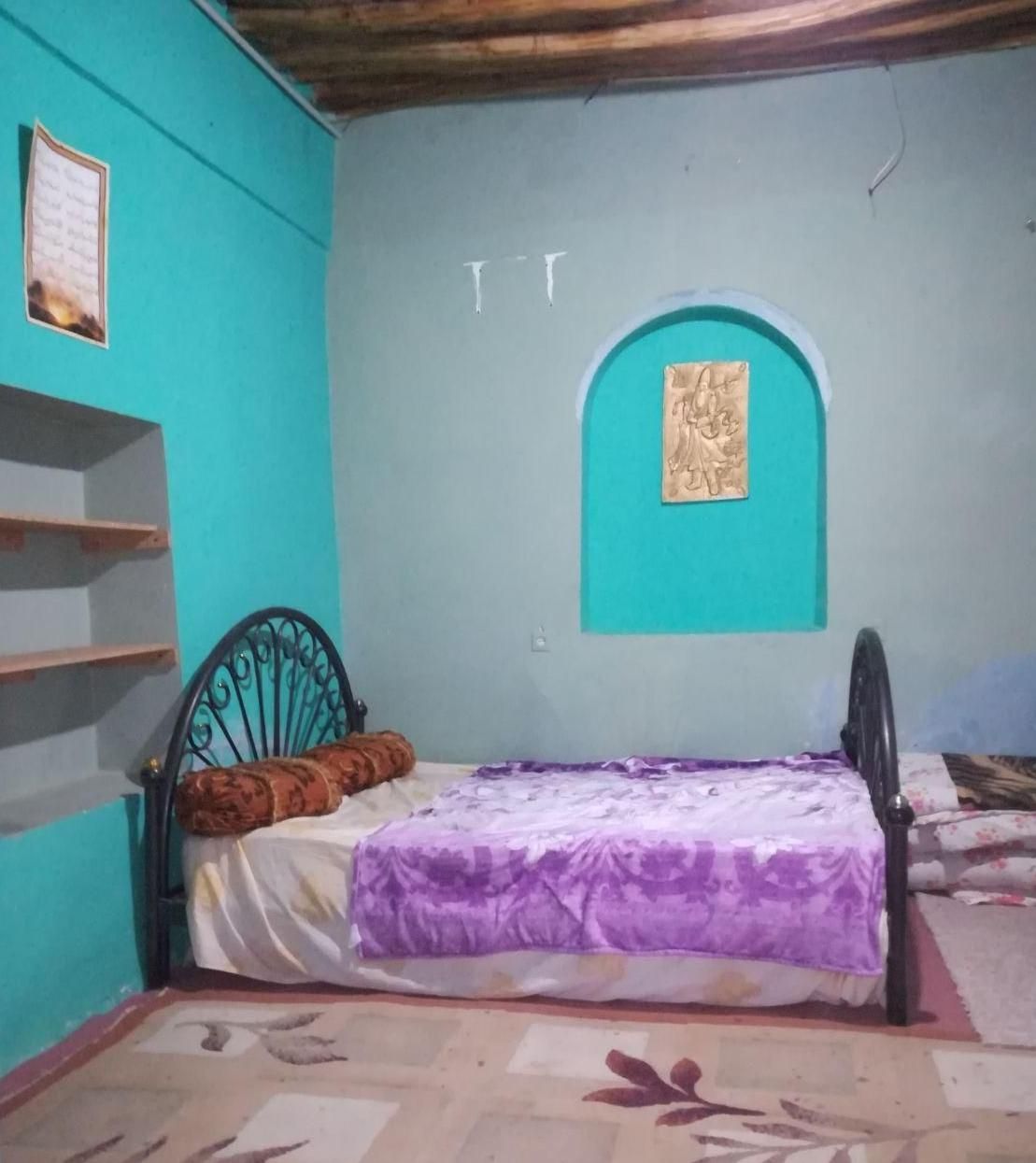 اجاره منزل سوئیت خانه مسافر سنتی اتاق حرم|اجارهٔ کوتاهمدت ویلا و باغ|شیراز, سیاه سنگ|دیوار