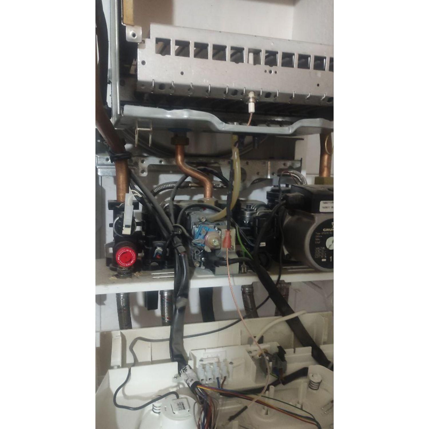 تعمیرپکیج تعمیرکارپکیج تعمیرات پکیچ سرویسکارپکیج|خدمات پیشه و مهارت|تبریز, |دیوار