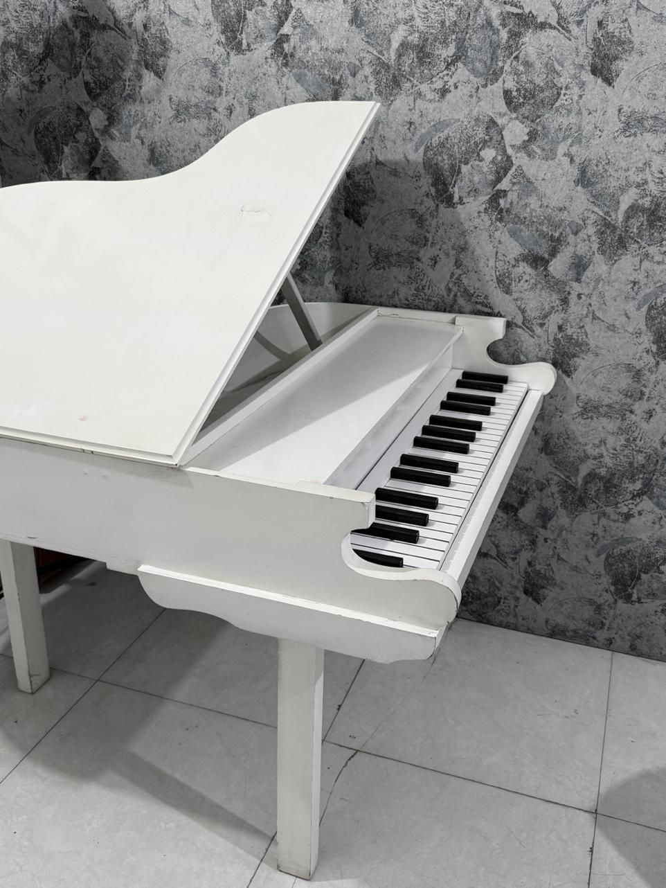 دکور پیانو|پیانو، کیبورد، آکاردئون|خوی, |دیوار