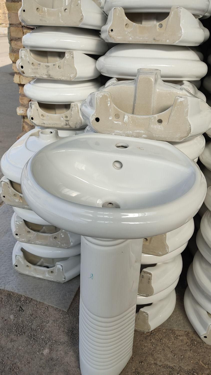 روشویی پایه دار مینا سایز 42|لوازم سرویس بهداشتی|قزوین, |دیوار