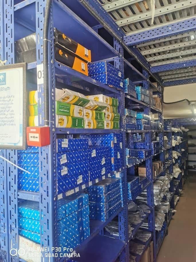 قفسه فلزی ابی و بالکن سنگین دست دوم|عمده‌فروشی|گلپایگان, |دیوار