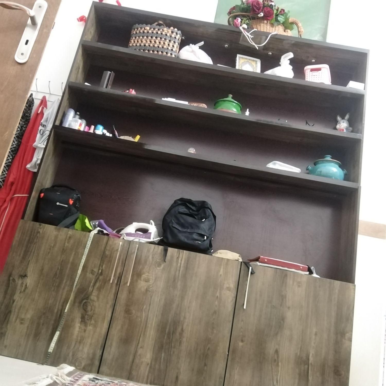 کتابخانه|کتابخانه، شلف، قفسه‌های دیواری|یزد, |دیوار