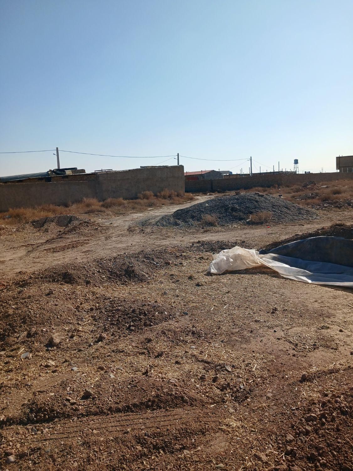 زمین مسکونی واقع در روستای سخص آباد|فروش زمین و ملک کلنگی|قزوین, |دیوار