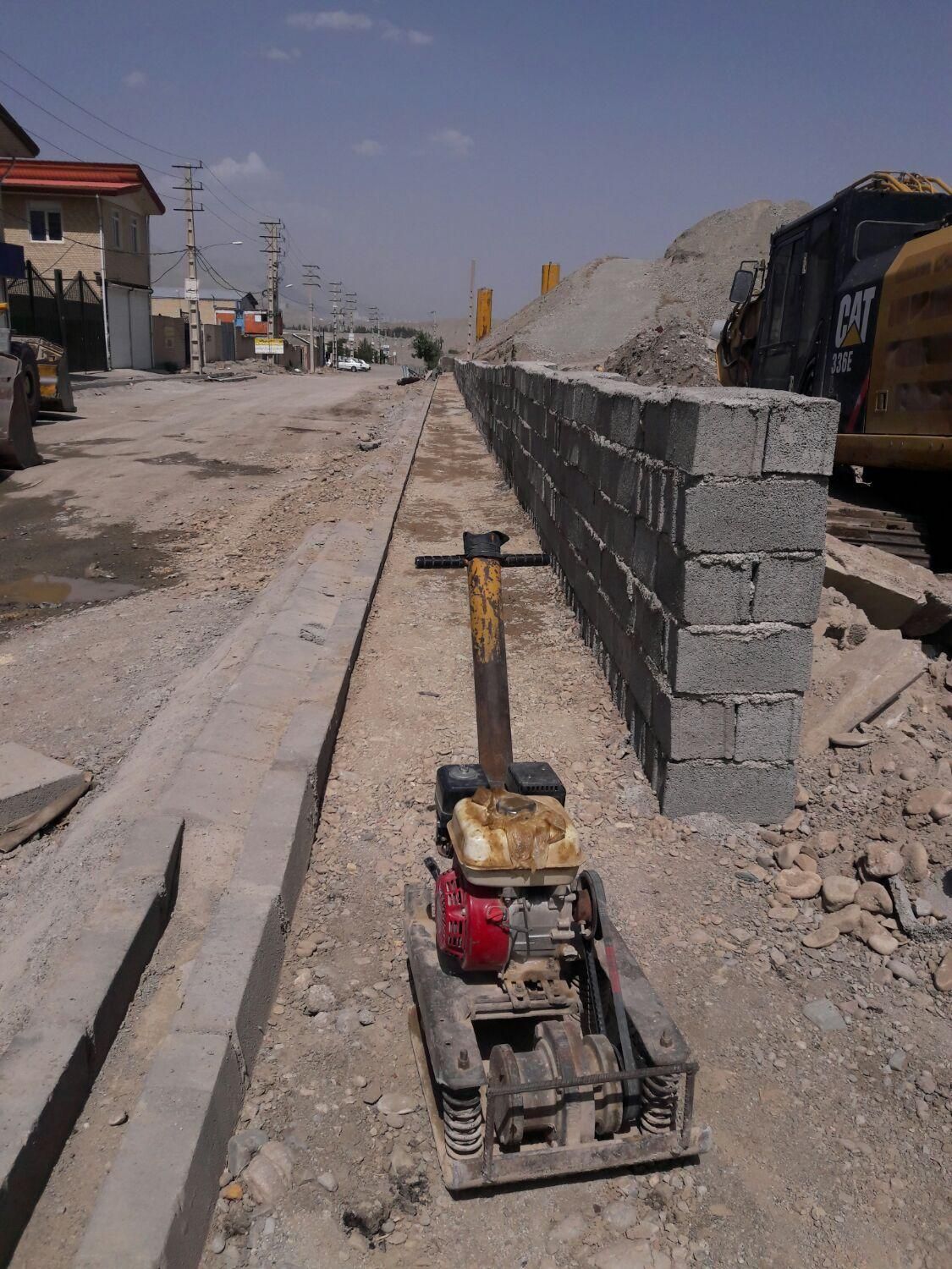 اجاره کاترآسفالت بتن بر کمپکتور ویبره دارفنری غلطک|خدمات پیشه و مهارت|کرج, چمران|دیوار