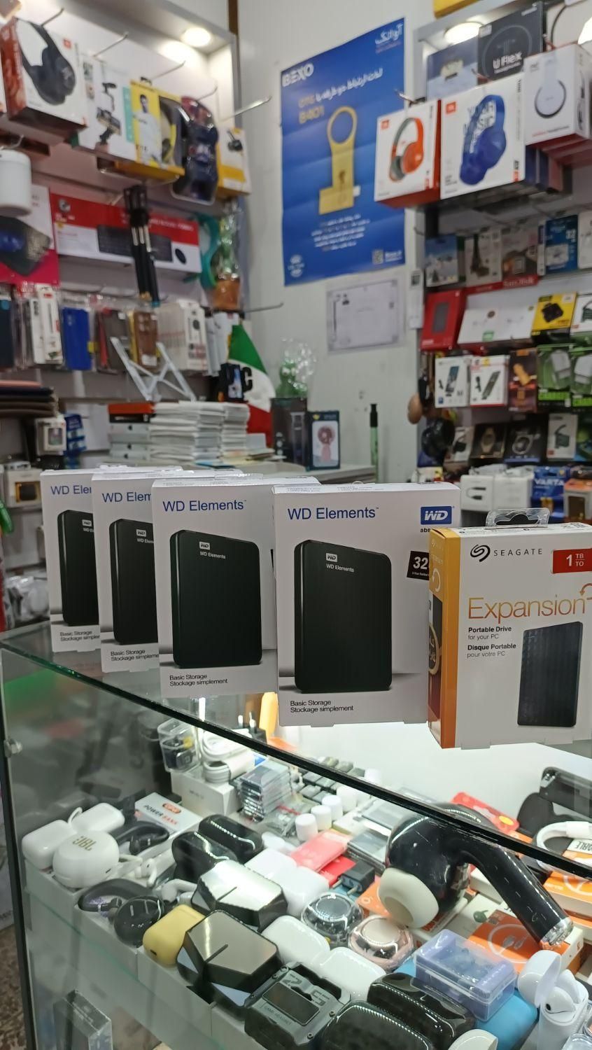 هارد اکسترنال ۱ ترابایت و ۳۲۰ گیگ|قطعات و لوازم جانبی رایانه|خرمآباد, |دیوار