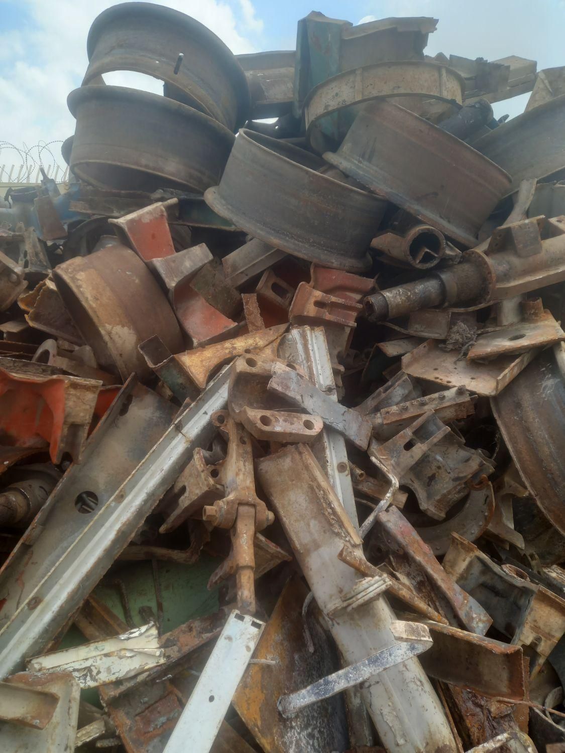 خرید انواع ضایعات اهن آلات و الومینیوم درمحل|خدمات پیشه و مهارت|تبریز, |دیوار