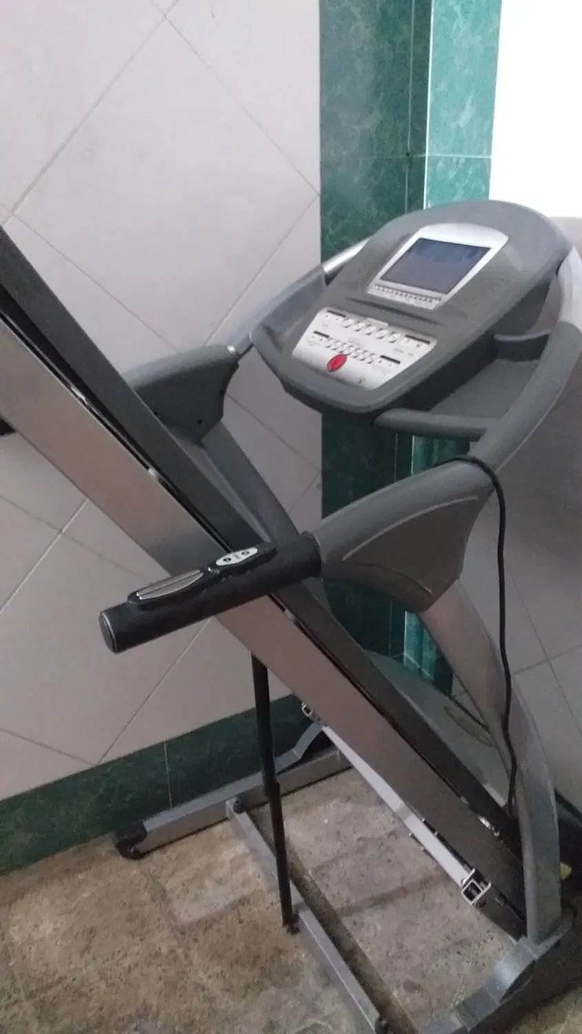 تردمیل ۱۲۰کیلو مدل تایوان اصل درحدنوکم مصرف|تجهیزات ورزشی|محمدشهر, محمدشهر|دیوار