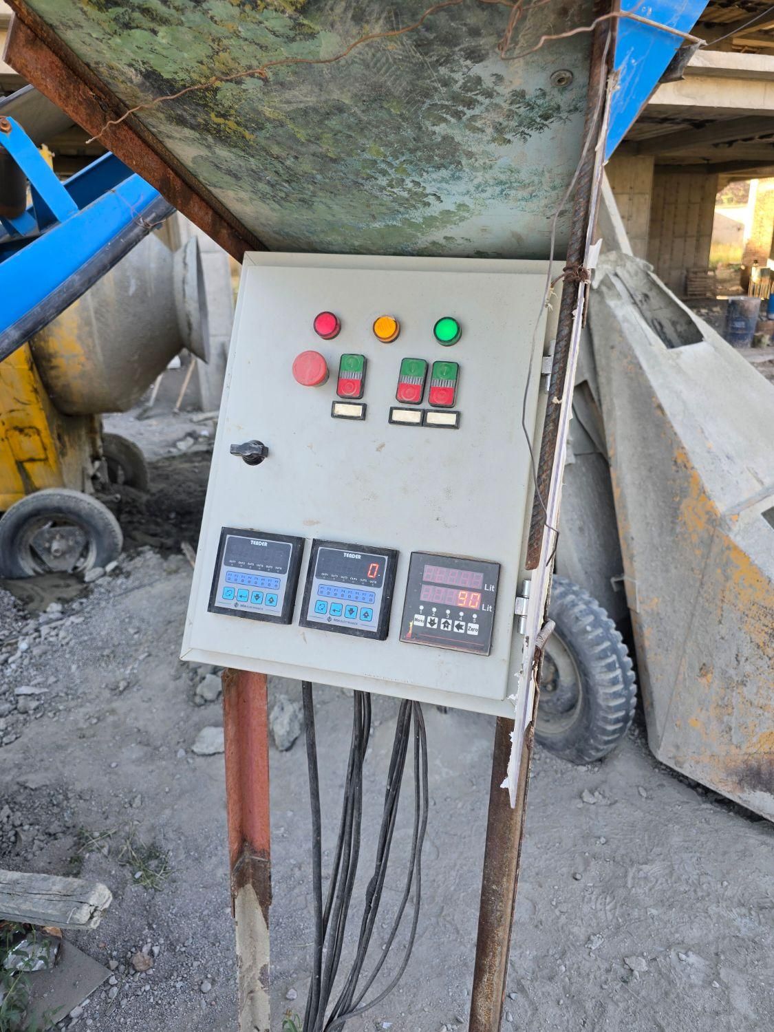 بچینگ بتونیر قیف بتن تسمه نقاله لودسل کنتور آب|ماشینآلات صنعتی|تبریز, |دیوار