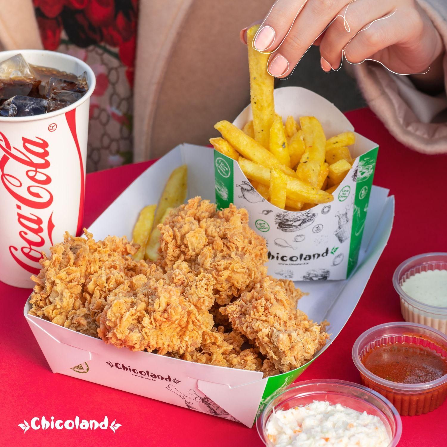 صندوقدار خانم با سابقه در رستوران|استخدام خدمات فروشگاه و رستوران|تهران, شهرک غرب|دیوار