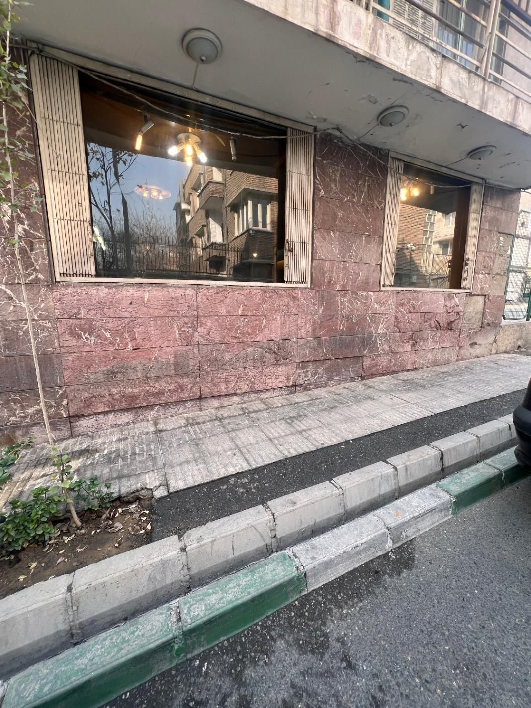 سرقفلی ۱۴۲ متر مغازه تجاری(مزون ،صنف خیاط ،تولیدی)|فروش مغازه و غرفه|تهران, فلسطین (میدان انقلاب)|دیوار