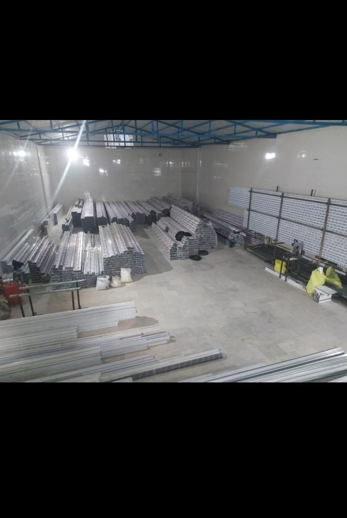 فروش و نصب انواع کرکره و درب برقی وشیشه سکوریت|خدمات پیشه و مهارت|بروجن, |دیوار