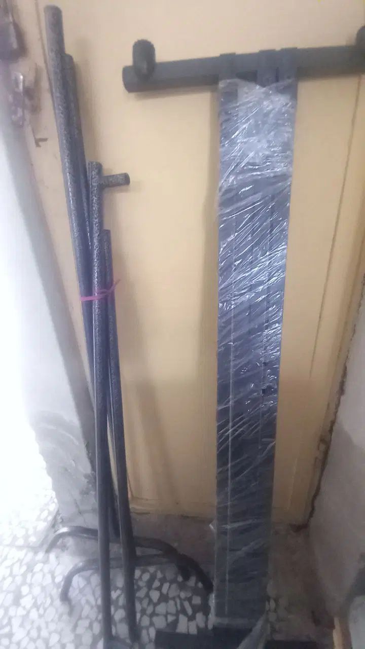 رگال لباس|بندرخت و رخت‌آویز|رشت, استقامت ۱|دیوار