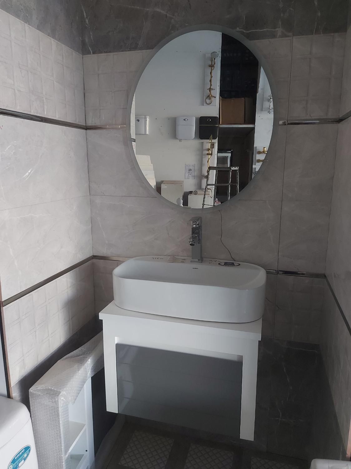 روشویی و آینه ۳۰ درصد تخفیف در اسلامشهر|لوازم سرویس بهداشتی|اسلامشهر, شهرک قائمیه|دیوار