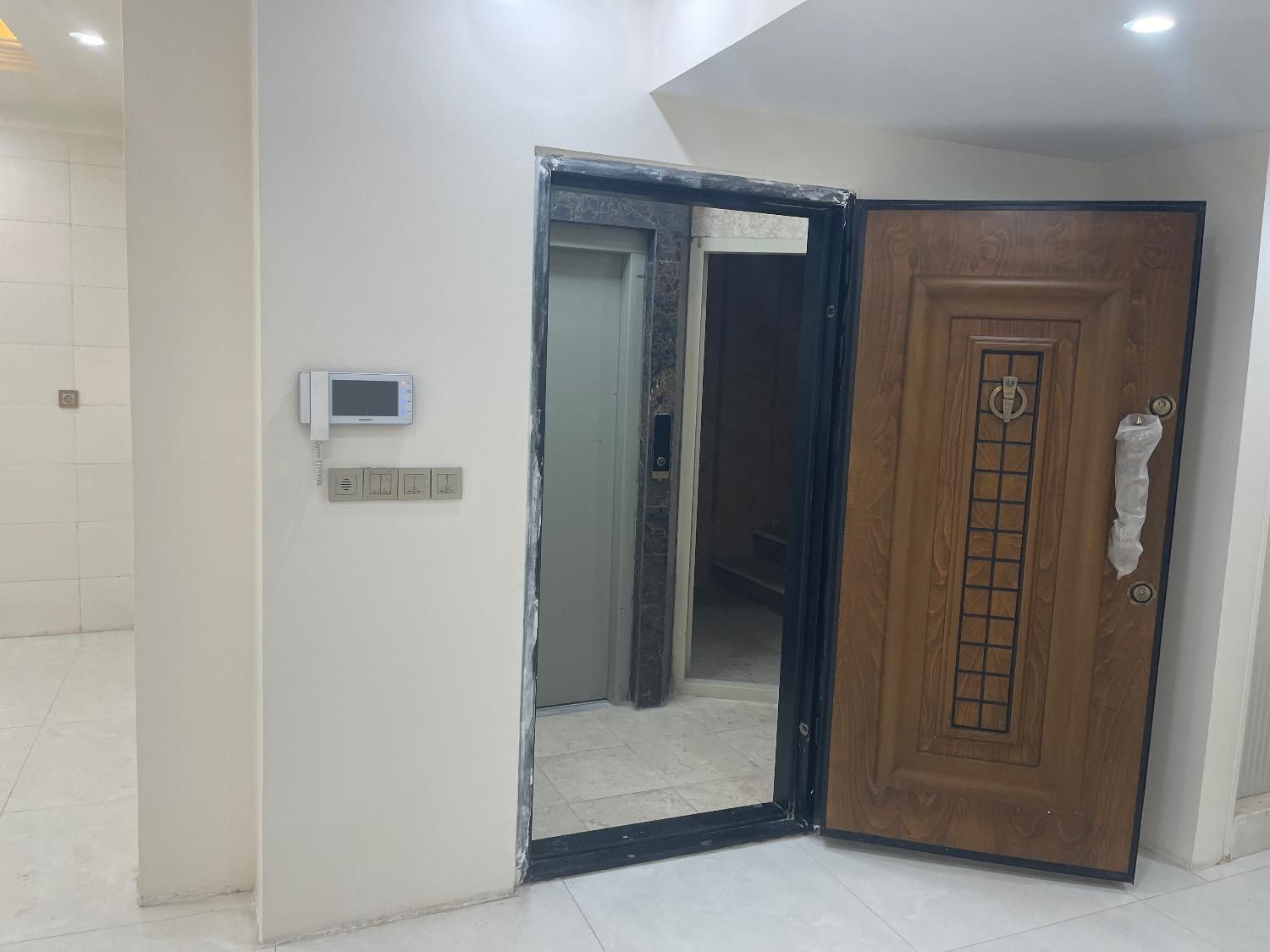 ۸۰ متر /فول امکانات/بازسازی(مقربی)|فروش آپارتمان|تهران, منیریه|دیوار