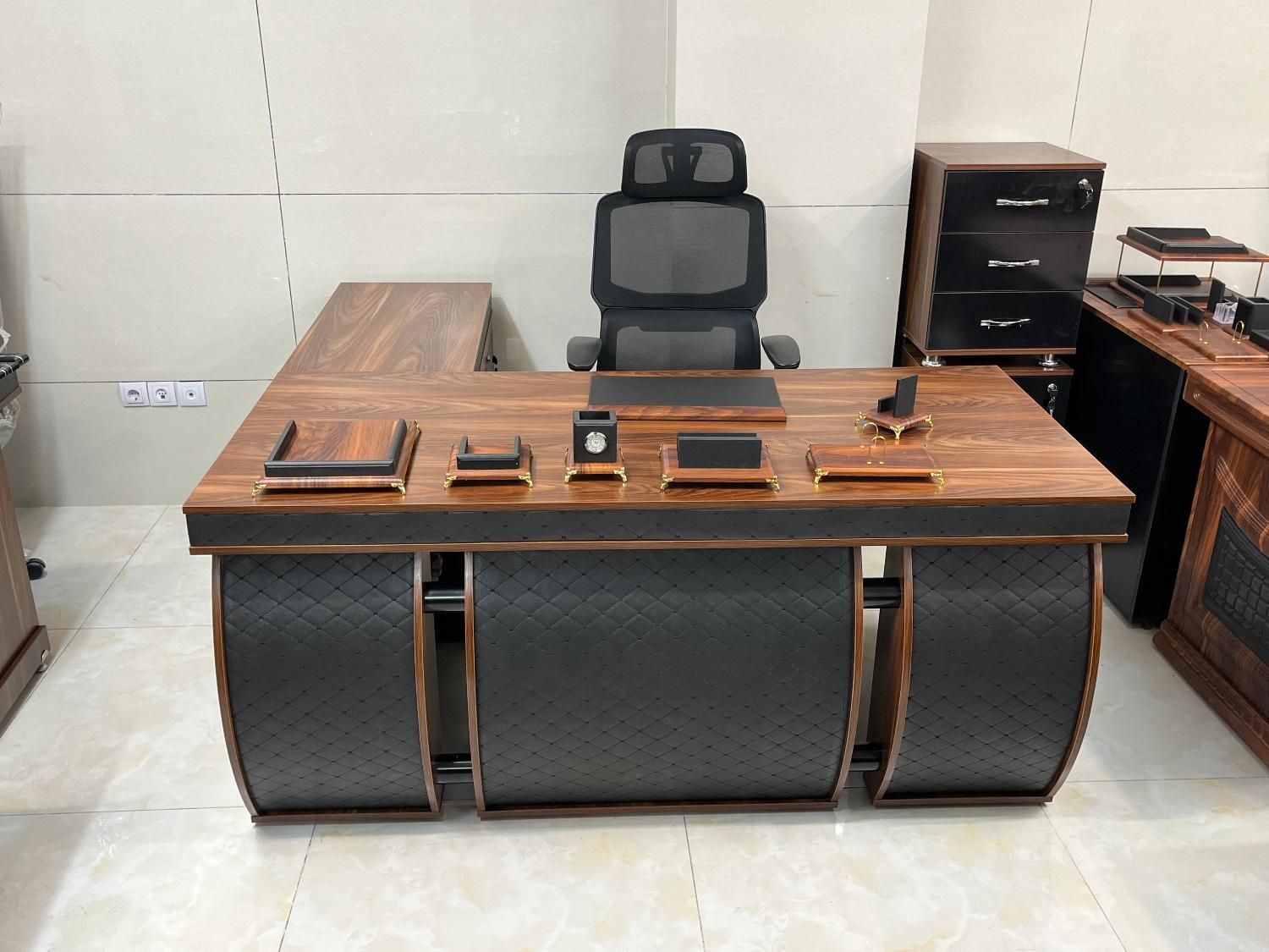 میز مدیریتی اداری مدل اکسلنت برند امگا|مبلمان اداری|شیراز, اصلاح‌نژاد|دیوار