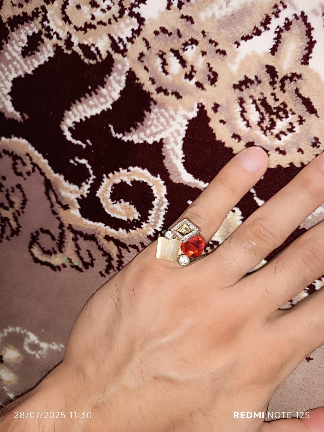 انگشتر نگین دار قرمز و نقره ای رنگ شیک وزیبا|بدلیجات|خرمآباد, |دیوار