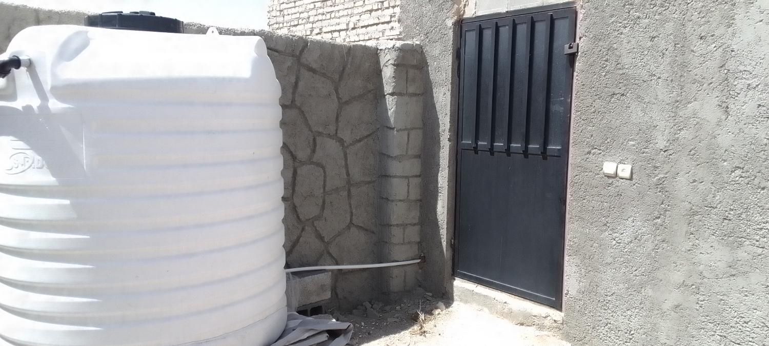 اجاره یک چهاردیواری ۹۰۰ متری با ساخت و استخر|اجارهٔ خانه و ویلا|اصفهان, براآن شمالی|دیوار