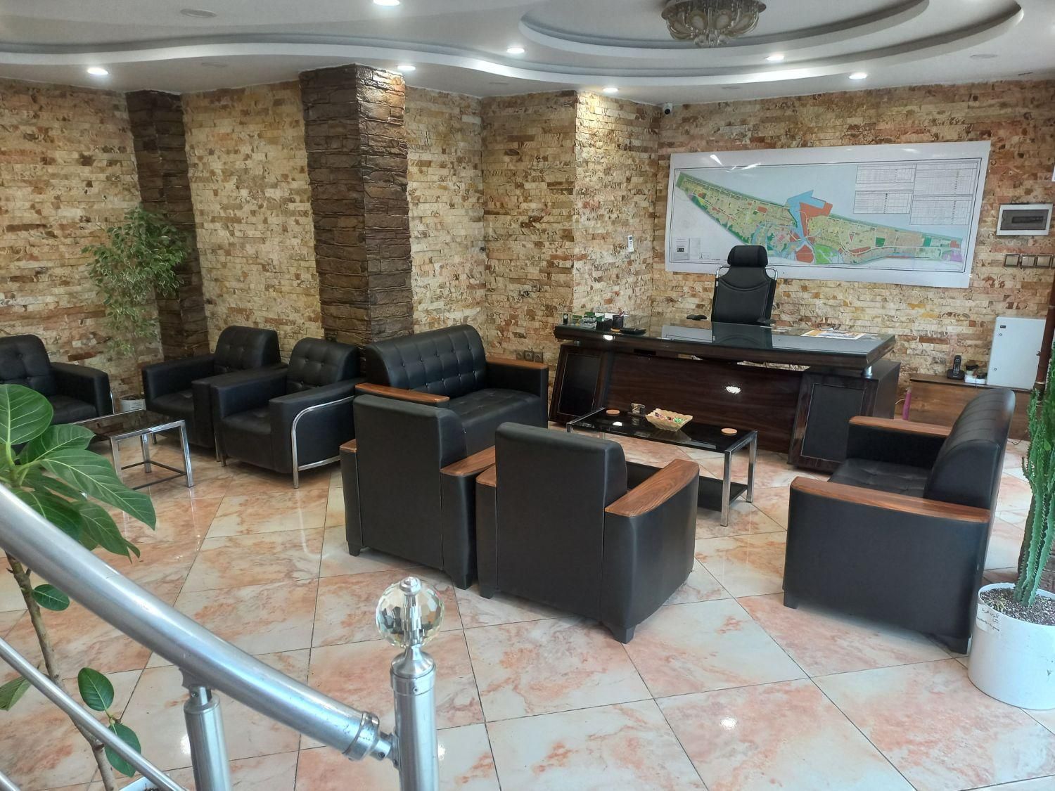 رهن و اجاره دو باب مغازه|اجارهٔ مغازه و غرفه|بندر انزلی, کوی واحدی|دیوار