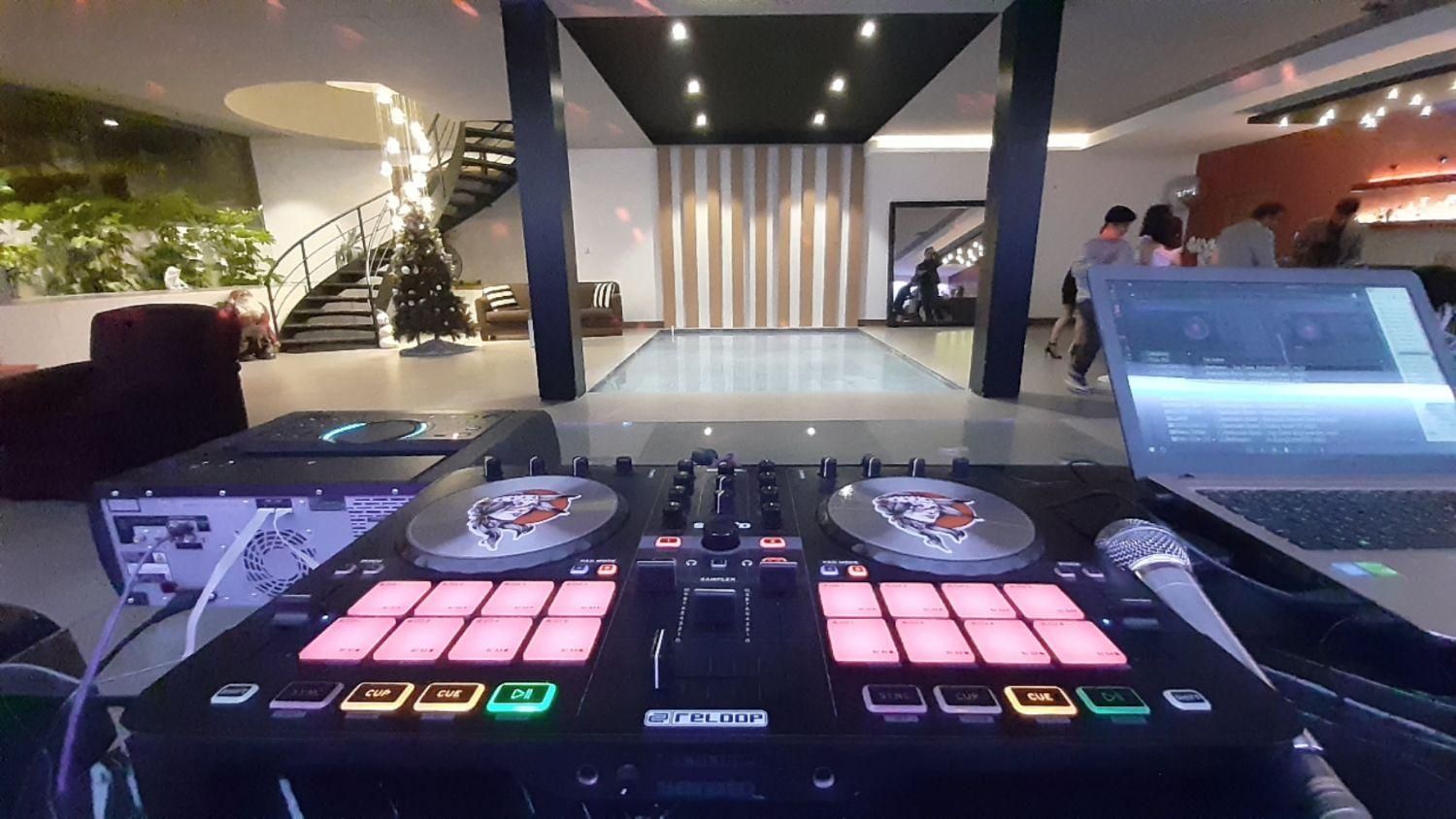 دیجی خانم دیجی عمو موسیقیdj دی جی کودک|خدمات پذیرایی، مراسم|تهران, سعادت‌آباد|دیوار