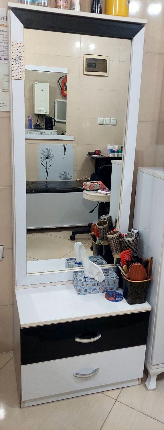 فروش فوری وسایل آرایشگاه زنانه|آرایشگاه و سالن‌های زیبایی|رشت, آب و برق|دیوار