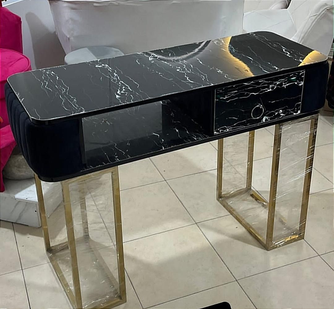 دکوراسیون آرایشگاه زنانه و مردانه|آرایشگاه و سالن‌های زیبایی|زاهدان, |دیوار