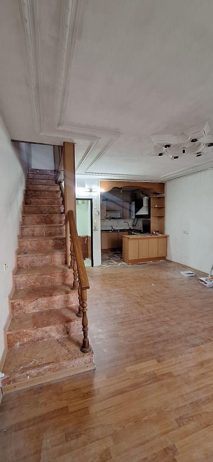 تجاری مسکونی بر پارک آزادگان فاز۱|فروش مغازه و غرفه|نجفآباد, فاز ۱ شهرک آزادگان|دیوار