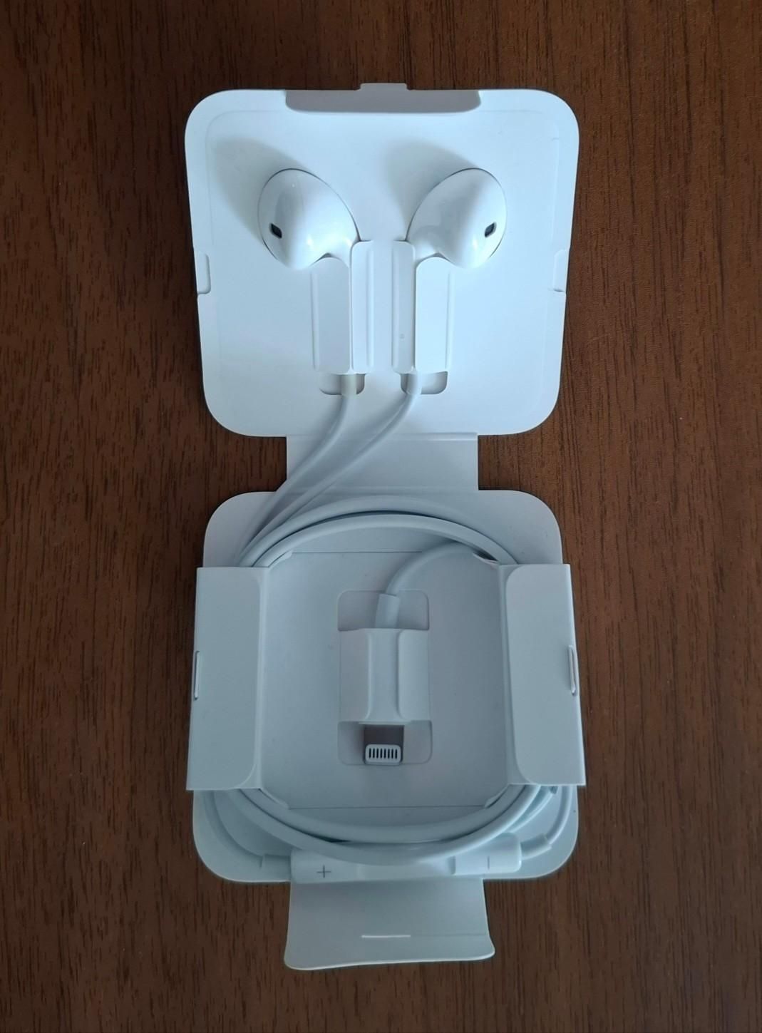 هنسفری و مبدل لایتنینگ به جک 3.5 میلیمتری|لوازم جانبی موبایل و تبلت|تهران, امیرآباد|دیوار