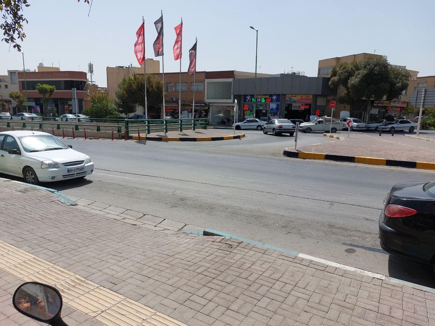 مغازه ۲۷ متری بر خیابان سجاد|اجارهٔ مغازه و غرفه|اصفهان, تخت فولاد|دیوار