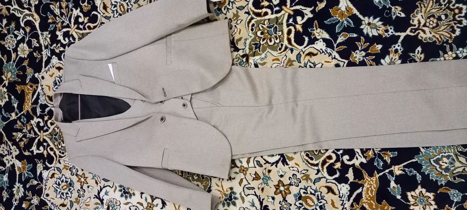 کت وشلوار پسرانه سایز 30 ویک جفت کفش سایز 33|کفش و لباس بچه|کرج, برغان|دیوار