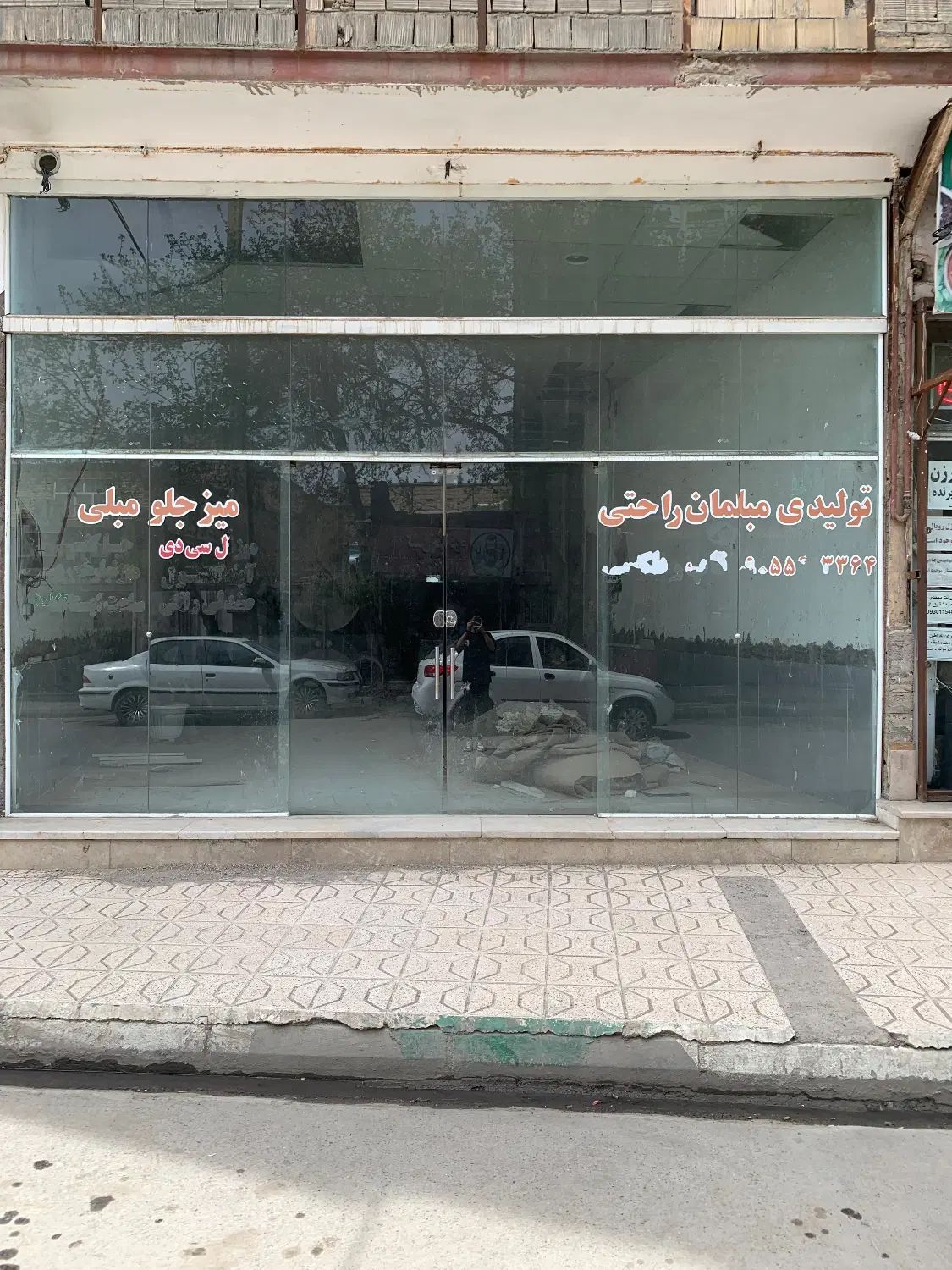 مغازه ۱۰۰ متری حاشیه توس ۳۳|اجارهٔ مغازه و غرفه|مشهد, کشف|دیوار