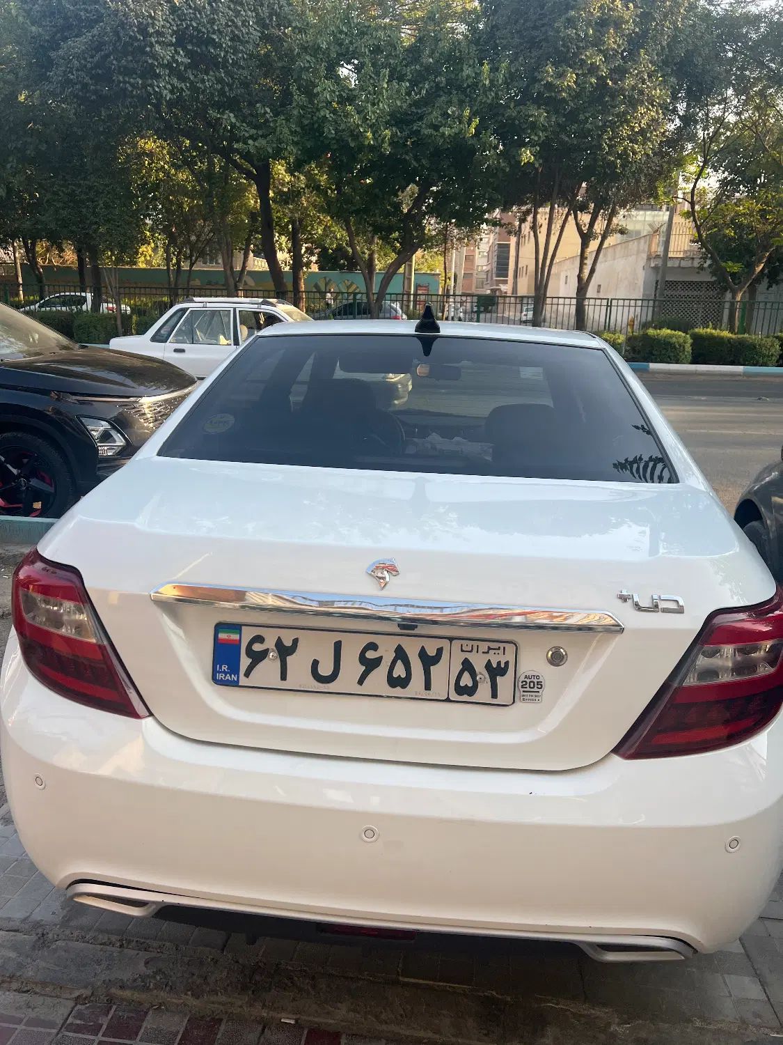 دنا پلاس اتومات مدل ۴۰۱|خودرو سواری و وانت|اصفهان, سروستان|دیوار