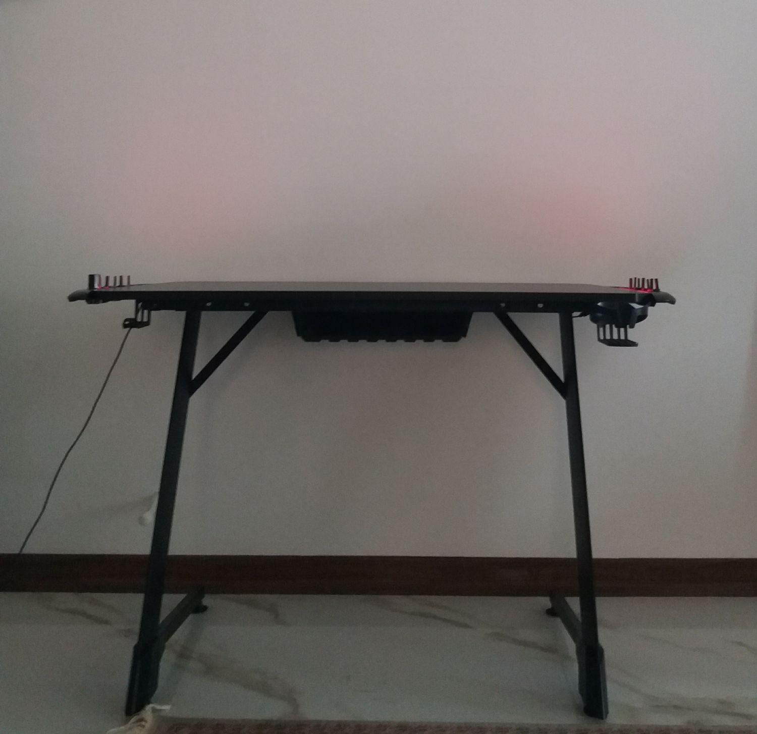 میز گیمینگ حرفه‌ای RGB مخصوص PS5|میز تحریر و کامپیوتر|پرند, فاز ۳|دیوار