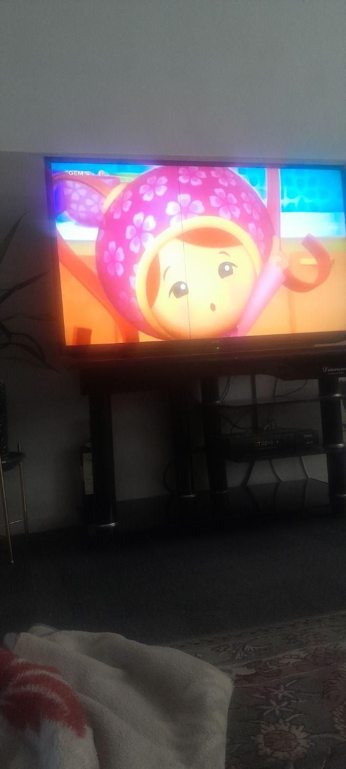 فروش فوری تلویزیون ۶۵اینچ.ایوولی.آخرین مدل|تلویزیون و پروژکتور|سیرجان, |دیوار