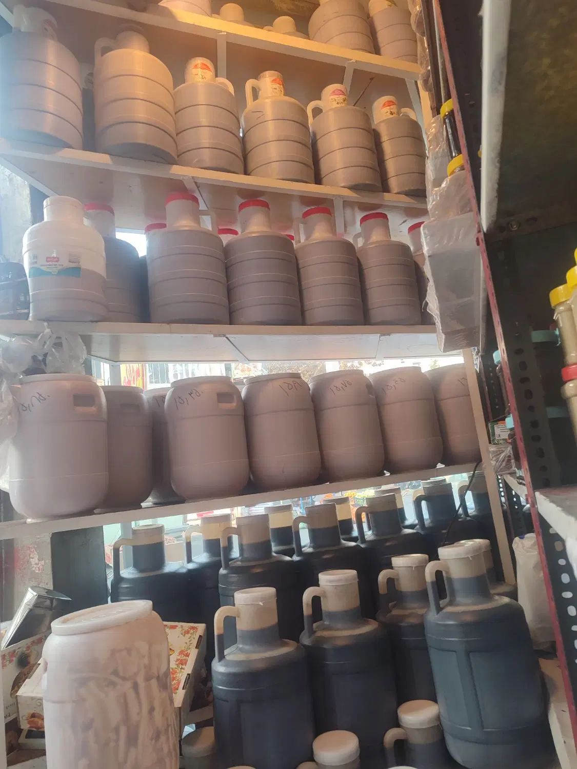 عمده شیره خرماشیره انگورسیاه وسفیدتوت انجیررب انار|عمده‌فروشی|تهران, شیوا|دیوار