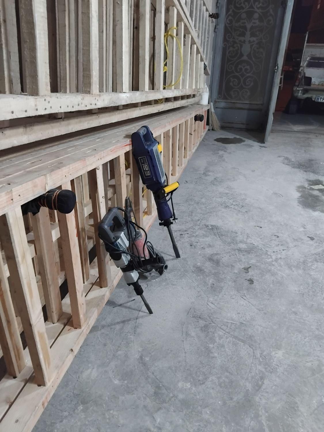 اجاره بالابر بتن کن نردبان تخته بشکه فرقون سنگ فرز|مصالح و تجهیزات ساختمان|تبریز, |دیوار